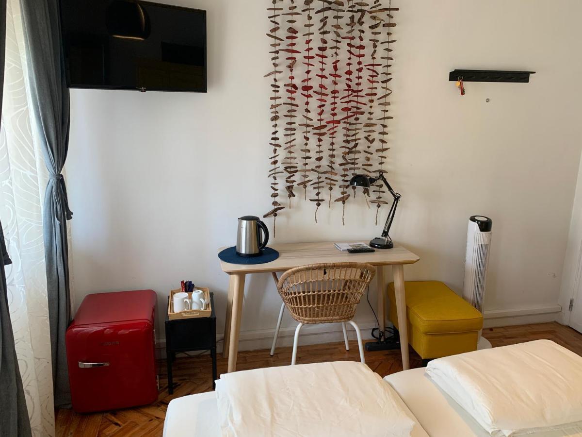 Beautiful Private Room Next To Lisbon - New Paco de Arcos Luaran gambar