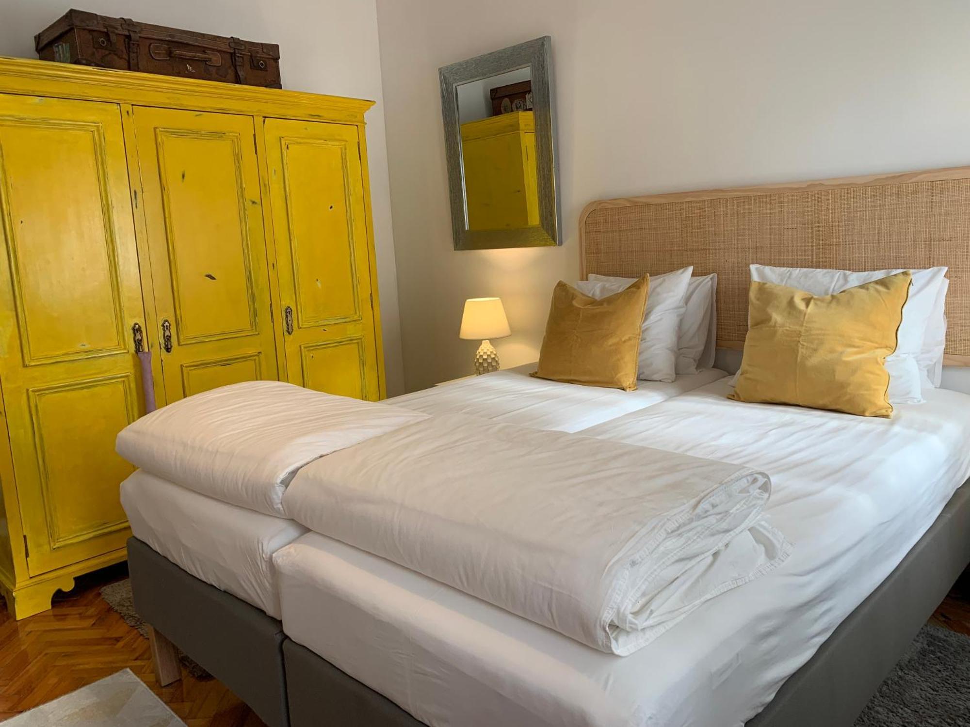 Beautiful Private Room Next To Lisbon - New Paco de Arcos Luaran gambar