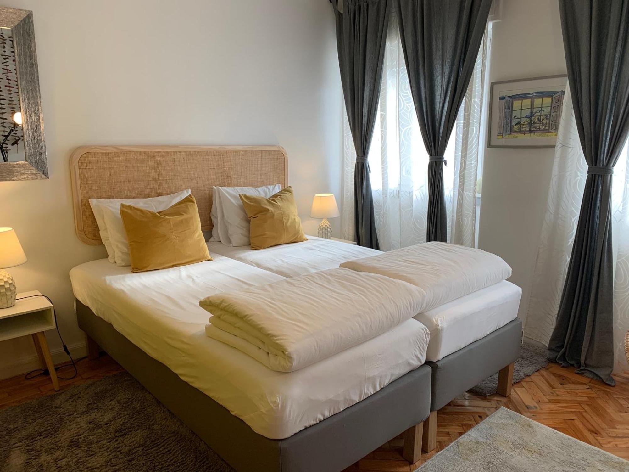 Beautiful Private Room Next To Lisbon - New Paco de Arcos Luaran gambar